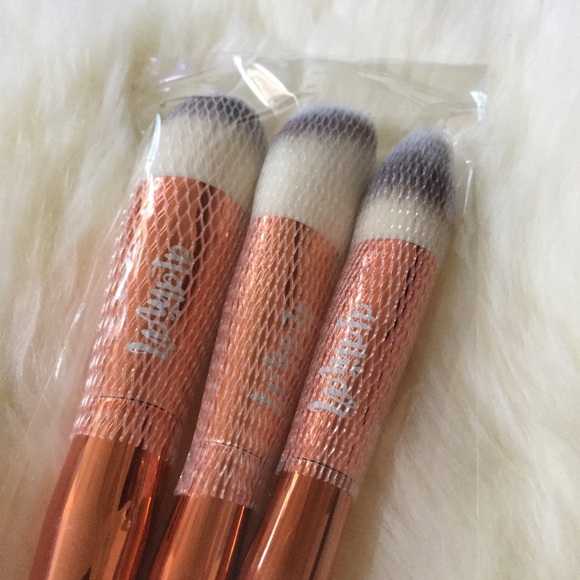 SOLD ✨ Rose Gold Face Cosmetics Bundle - Picture 4 of 8